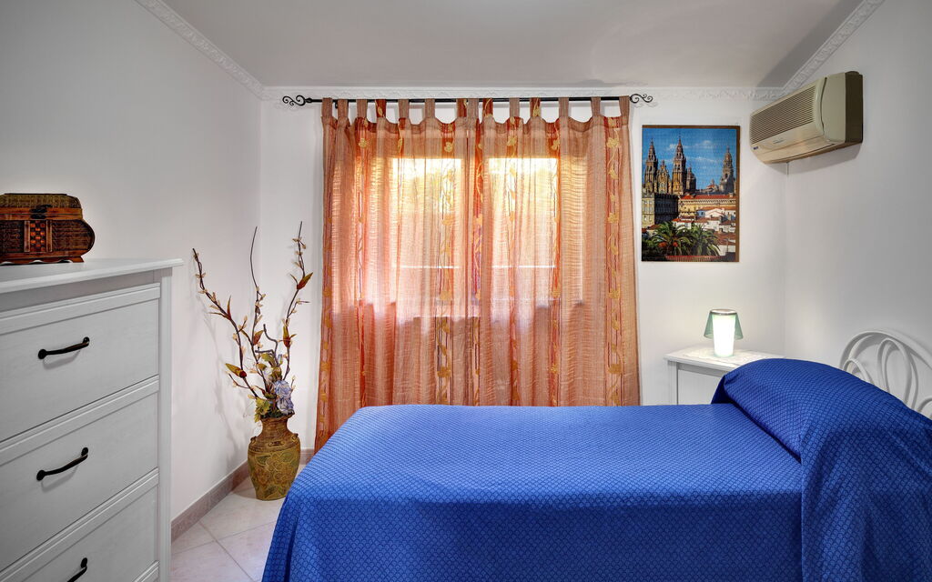 La Villa Dell'olio: la-villa-dell-olio-massa-lubrense-villa-camera-da-letto