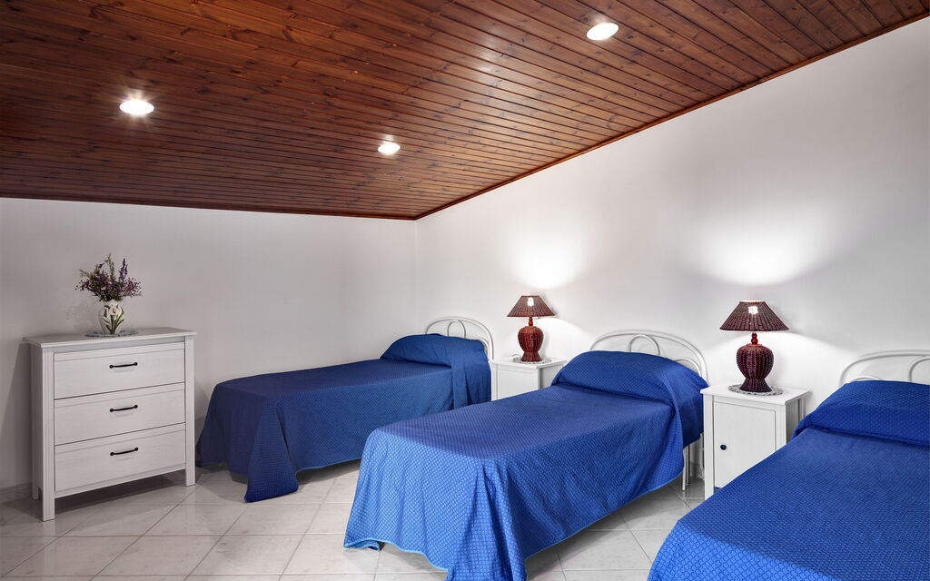 La Villa Dell'olio: la-villa-dell-olio-massa-lubrense-villa-camera-da-letto