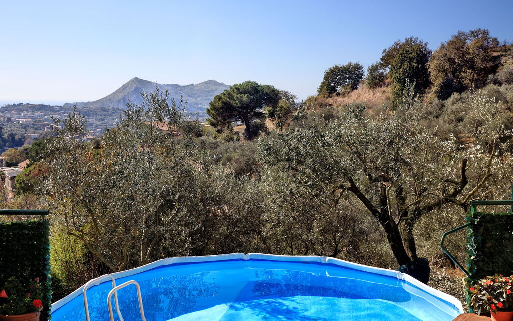 La Villa Dell'olio: la-villa-dell-olio-massa-lubrense-villa-piscina