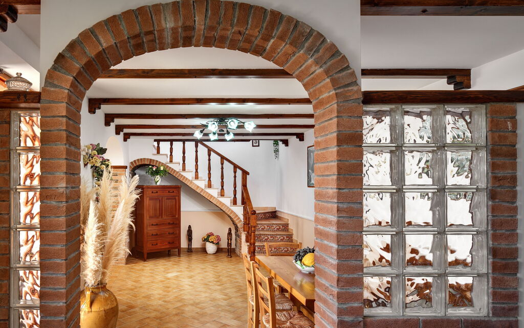 La Villa Dell'olio: la-villa-dell-olio-massa-lubrense-villa-sala-da-pranzo