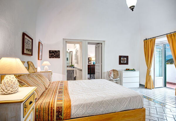 Country Lemonvilla: country-lemonvilla-massa-lubrense-villa-bedroom
