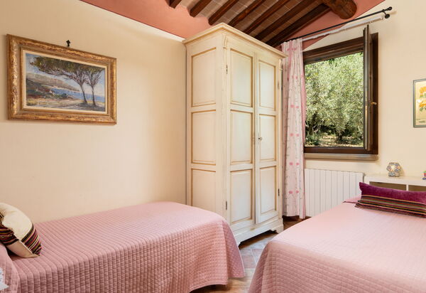 Villa Riparbella: Autunno, Camera da letto, Estate, Primavera