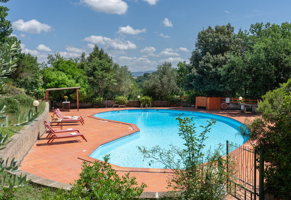 Villa Riparbella: Autunno, Estate, Esterni, Piscina, Primavera