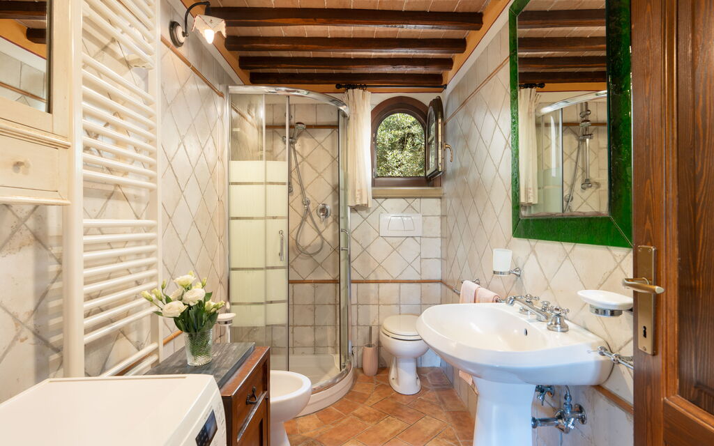 Villa Riparbella: Autumn, Bathroom, Spring, Summer