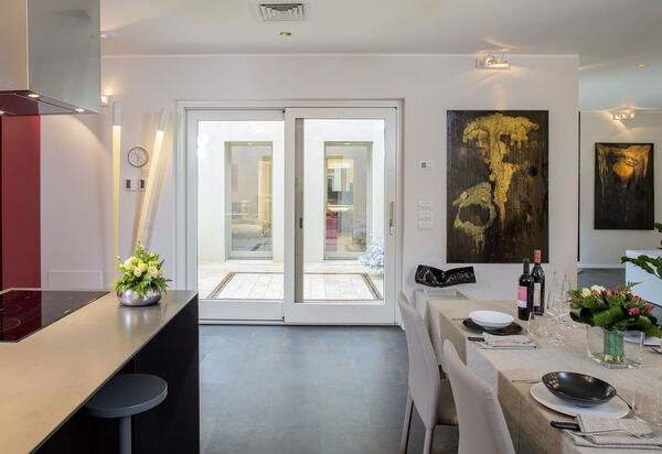 Il Casolare Della Natura: il-casolare-della-natura-assisi-villa-dining-room