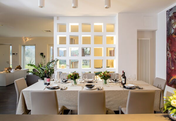 Il Casolare Della Natura: il-casolare-della-natura-assisi-villa-dining-room