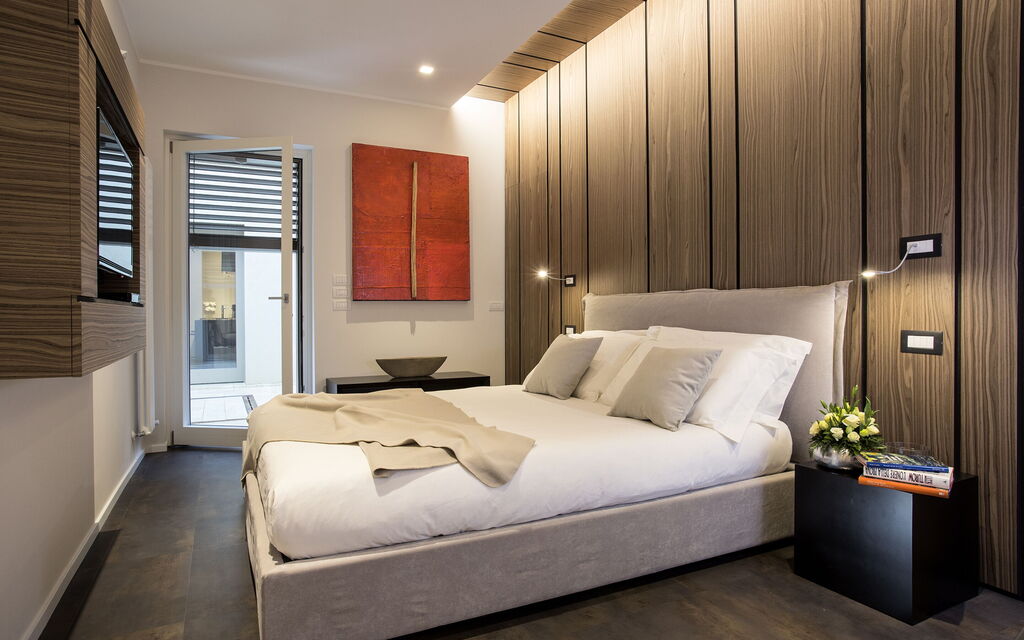 Il Casolare Della Natura: il-casolare-della-natura-assisi-villa-bedroom