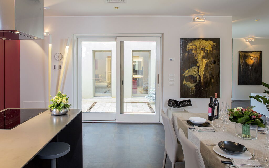 Il Casolare Della Natura: il-casolare-della-natura-assisi-villa-dining-room