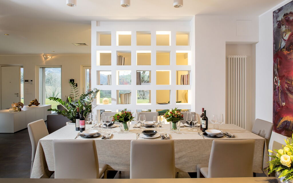 Il Casolare Della Natura: il-casolare-della-natura-assisi-villa-dining-room