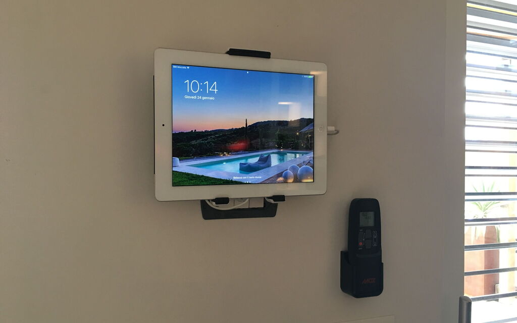 Il Casolare Della Natura: il-casolare-della-natura-assisi-villa-living-room