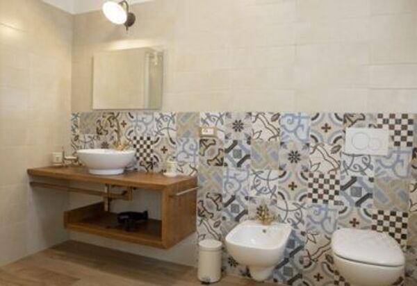 La Villa Del Teatro: la-villa-del-teatro-piane-di-falerone-villa-bagno