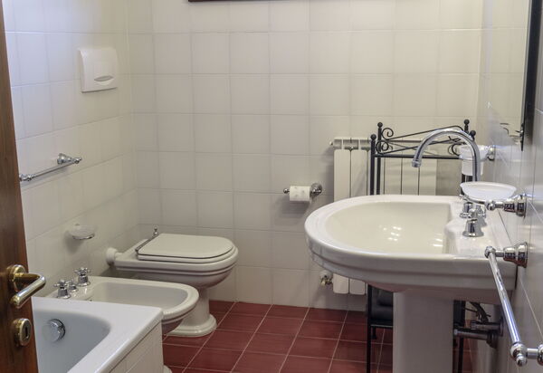 Cascina Del Castello: cascina-del-castello-san-severino-villa-bagno