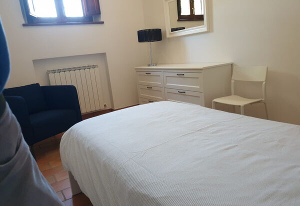 Cascina Del Castello: cascina-del-castello-san-severino-villa-camera-da-letto