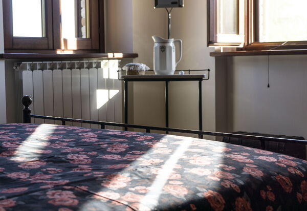 Cascina Del Castello: cascina-del-castello-san-severino-villa-camera-da-letto