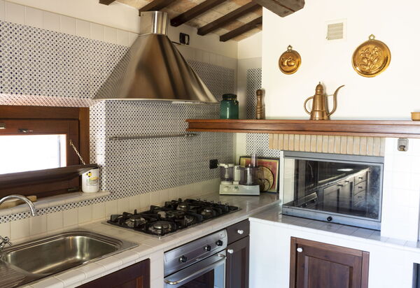 Cascina Del Castello: cascina-del-castello-san-severino-villa-cucina