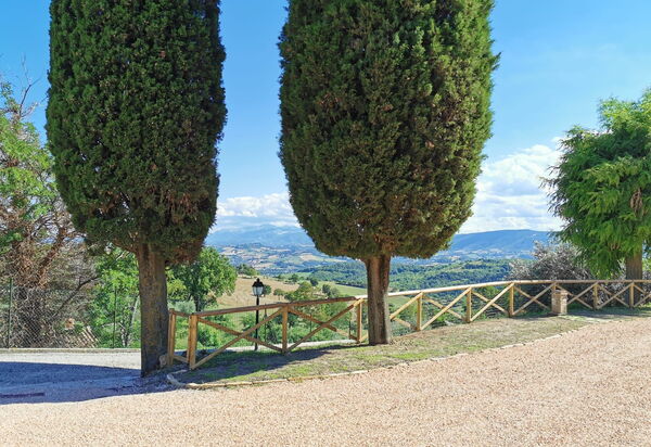 Cascina Del Castello: cascina-del-castello-san-severino-villa-esterno