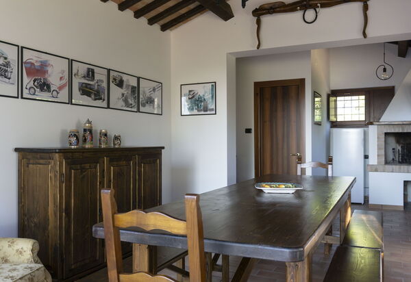 Cascina Del Castello: cascina-del-castello-san-severino-villa-sala-da-pranzo