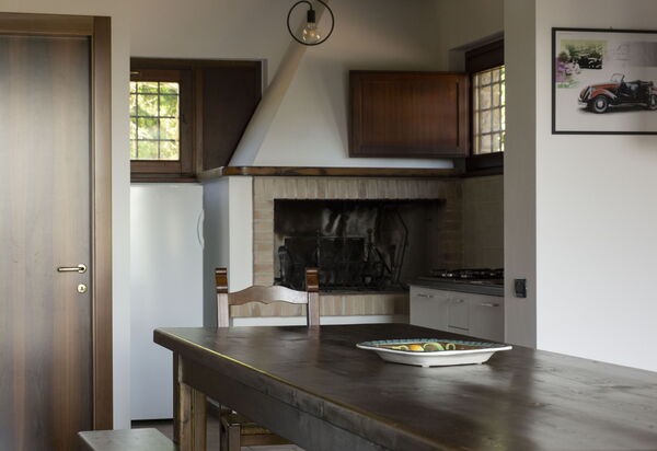 Cascina Del Castello: cascina-del-castello-san-severino-villa-sala-da-pranzo