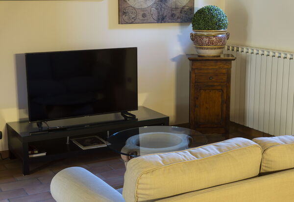 Cascina Del Castello: cascina-del-castello-san-severino-villa-soggiorno