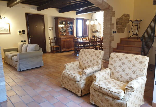 Cascina Del Castello: cascina-del-castello-san-severino-villa-soggiorno