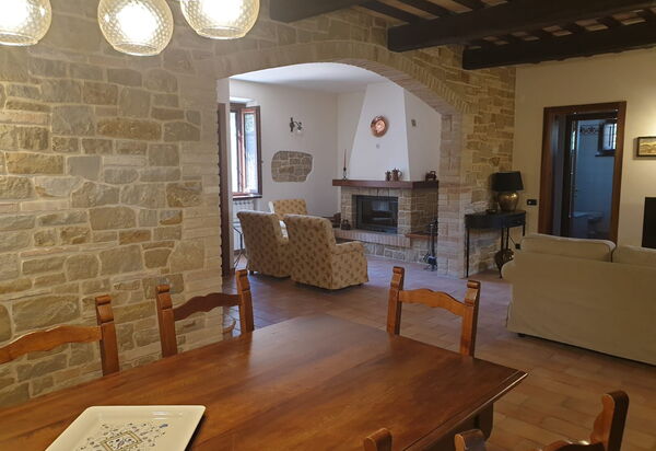 Cascina Del Castello: cascina-del-castello-san-severino-villa-soggiorno