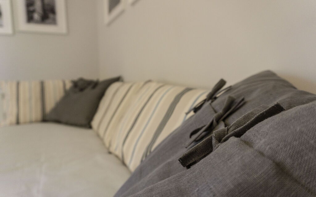 Cascina Del Castello: cascina-del-castello-san-severino-villa-bedroom