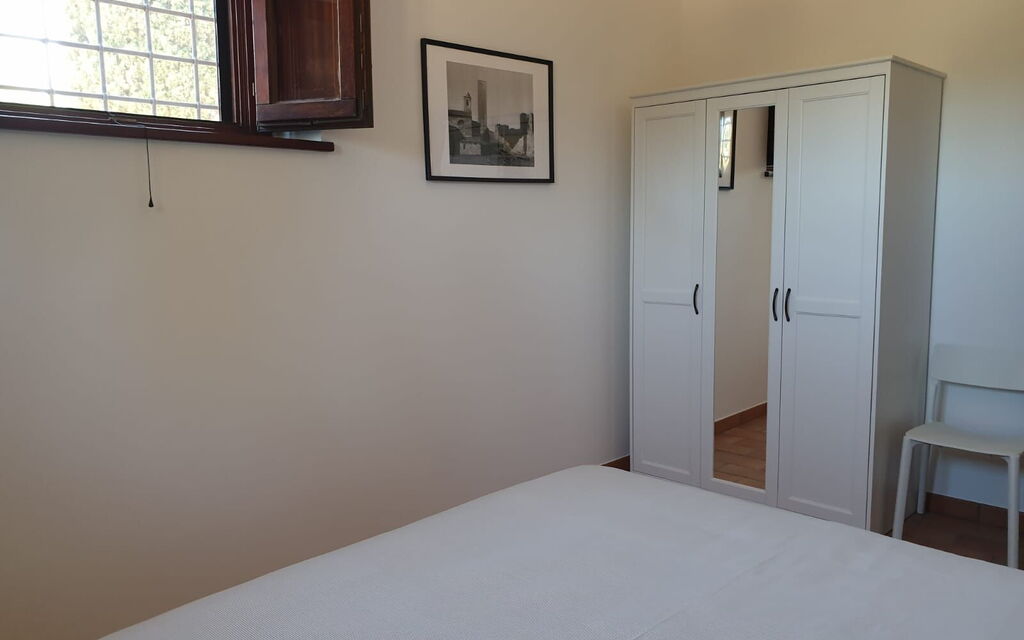 Cascina Del Castello: cascina-del-castello-san-severino-villa-bedroom