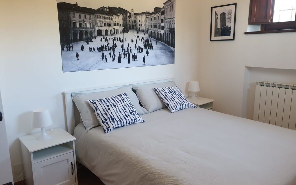 Cascina Del Castello: cascina-del-castello-san-severino-villa-bedroom