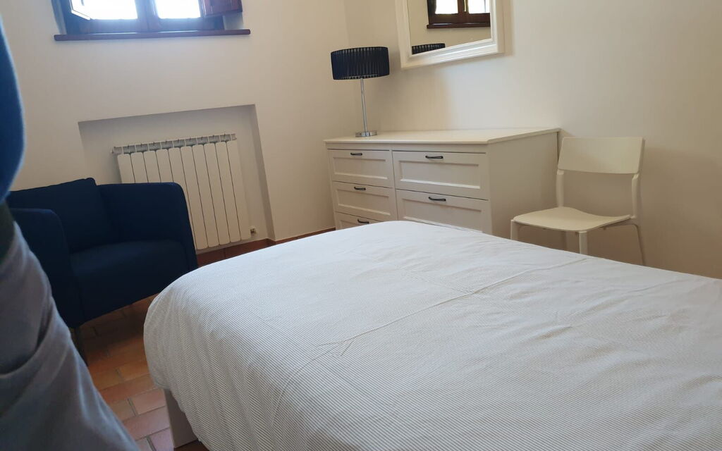 Cascina Del Castello: cascina-del-castello-san-severino-villa-bedroom