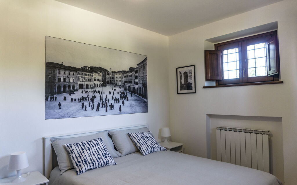 Cascina Del Castello: cascina-del-castello-san-severino-villa-bedroom