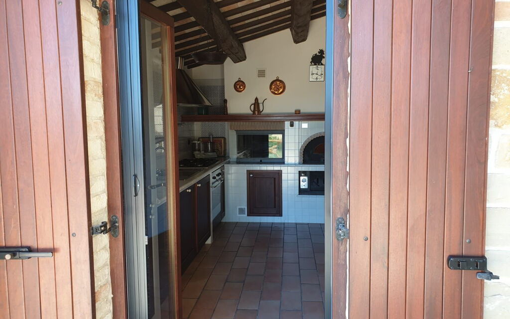 Cascina Del Castello: cascina-del-castello-san-severino-villa-kitchen
