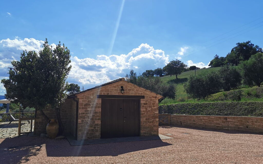 Cascina Del Castello: cascina-del-castello-san-severino-villa-external