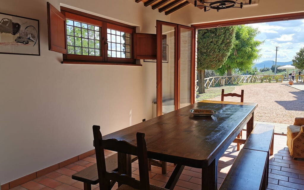 Cascina Del Castello: cascina-del-castello-san-severino-villa-dining-room