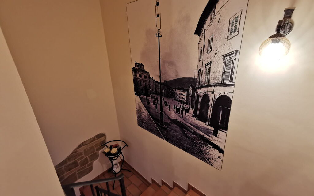 Cascina Del Castello: cascina-del-castello-san-severino-villa-stairs