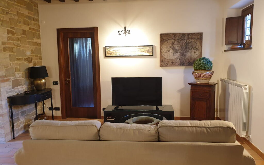Cascina Del Castello: cascina-del-castello-san-severino-villa-living-room