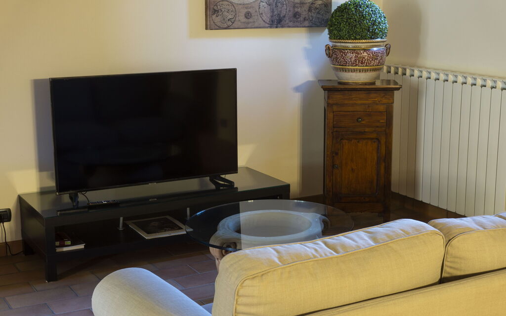 Cascina Del Castello: cascina-del-castello-san-severino-villa-living-room