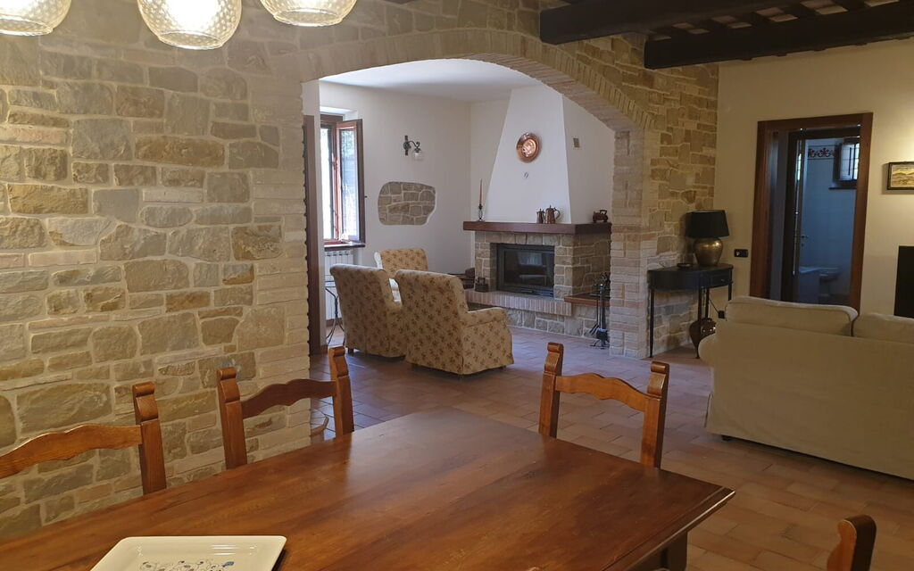 Cascina Del Castello: cascina-del-castello-san-severino-villa-living-room