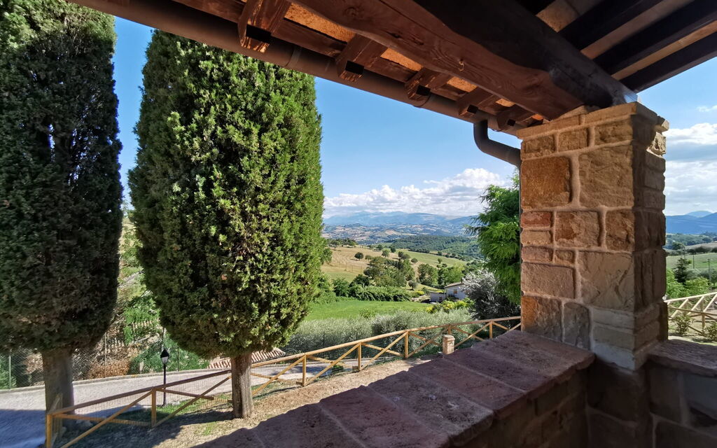 Cascina Del Castello: cascina-del-castello-san-severino-villa-view