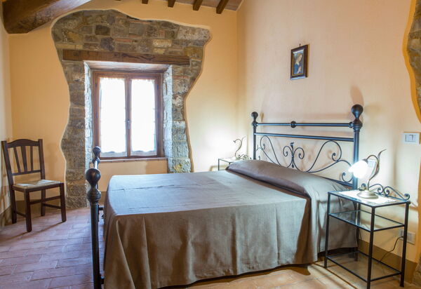 Il Casale Di Festa: il-casale-di-festa-doglio-villa-bedroom