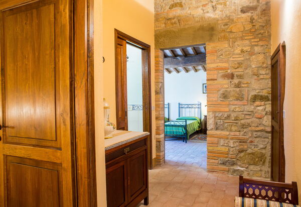 Il Casale Di Festa: il-casale-di-festa-doglio-villa-bedroom