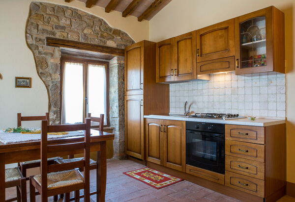 Il Casale Di Festa: il-casale-di-festa-doglio-villa-kitchen