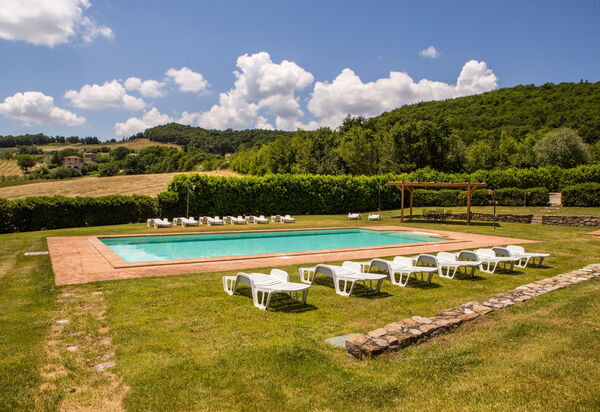 Il Casale Di Festa: il-casale-di-festa-doglio-villa-pool