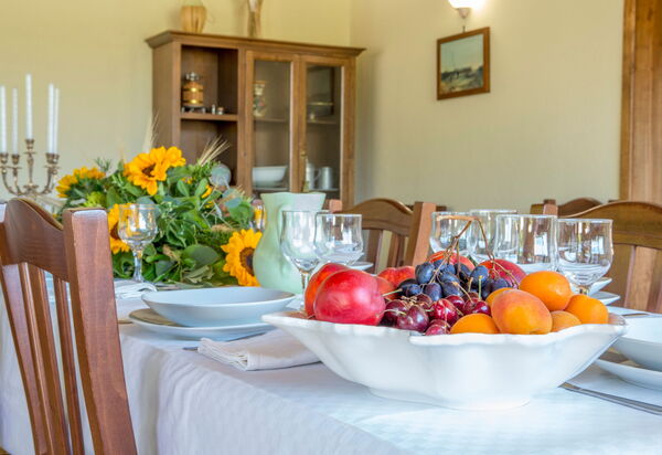 Il Casale Di Festa: il-casale-di-festa-doglio-villa-dining-room