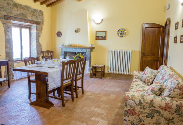 Il Casale Di Festa: il-casale-di-festa-doglio-villa-living-room