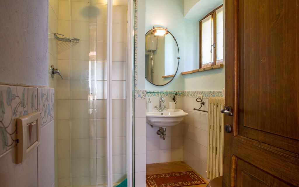 Il Casale Di Festa: il-casale-di-festa-doglio-villa-bathroom