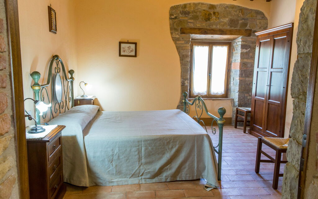 Il Casale Di Festa: il-casale-di-festa-doglio-villa-bedroom