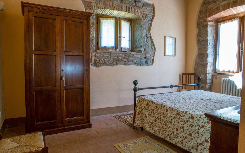 Il Casale Di Festa: il-casale-di-festa-doglio-villa-bedroom