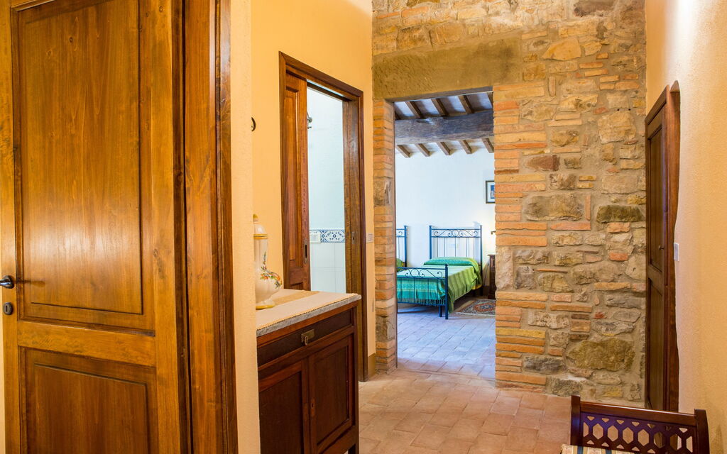 Il Casale Di Festa: il-casale-di-festa-doglio-villa-bedroom