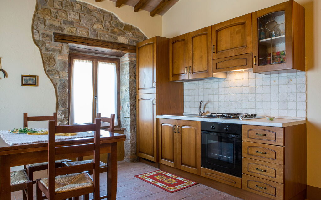 Il Casale Di Festa: il-casale-di-festa-doglio-villa-kitchen