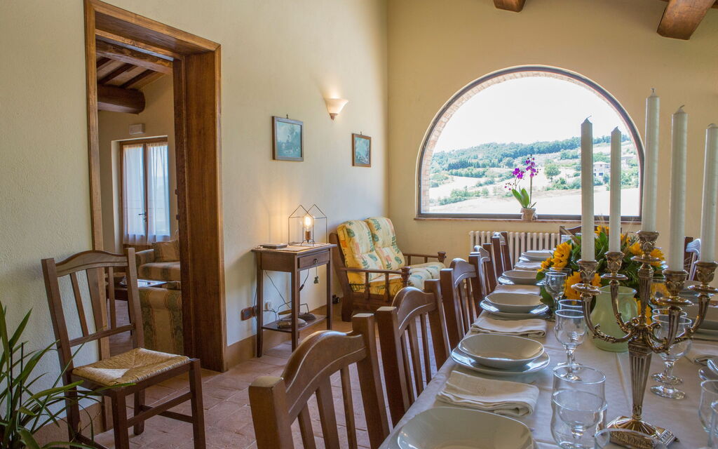 Il Casale Di Festa: il-casale-di-festa-doglio-villa-dining-room